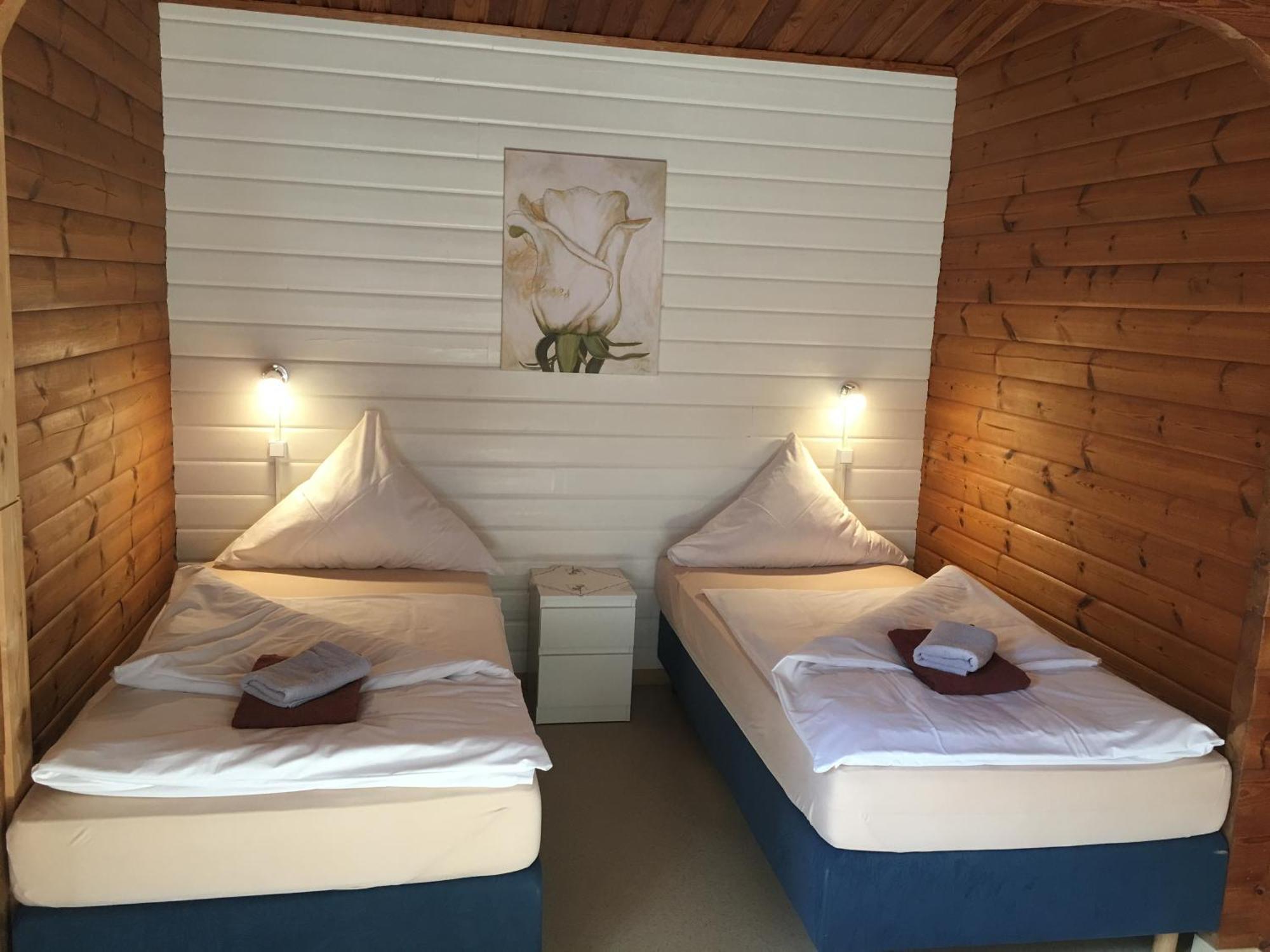 Abb Sportcenter Gaensefurth, Doppelzimmer Ohne Kueche, Standard Doppelzimmer Mit Kueche Hecklingen  Zewnętrze zdjęcie